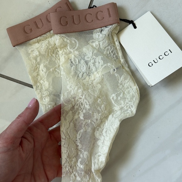 Gucci Lace Socks in Cream - Picture 2 of 4